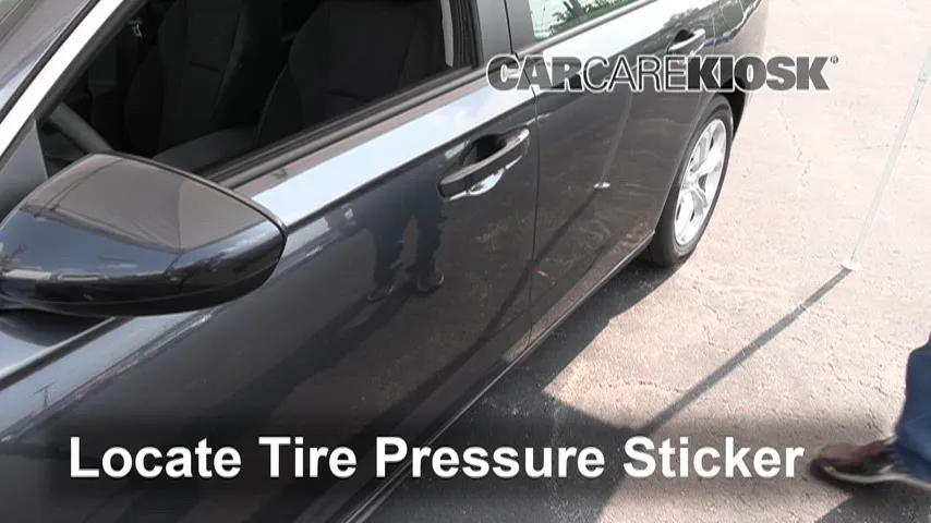 2023 Honda Accord LX 1.5L 4 Cyl. Turbo Pneus et roues Vérifier la pression des pneus